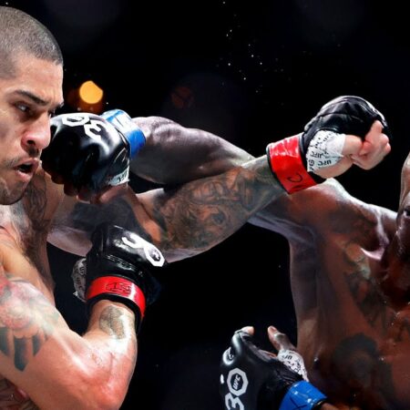 Крус и Фьерро почтили память Исраэля Васкеса зрелищным боем