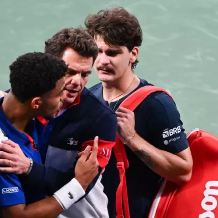 Теннисисты едва не подрались после матча Кубка Дэвиса из-за спорного судейства