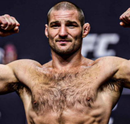 Яркие моменты открытой тренировки UFC 312: Дрикус Дю Плесси бросает шорты фанатам