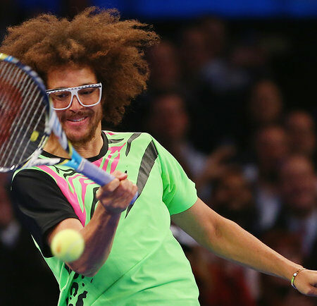 Известный певец дебютировал в профессиональном теннисе в 49 лет