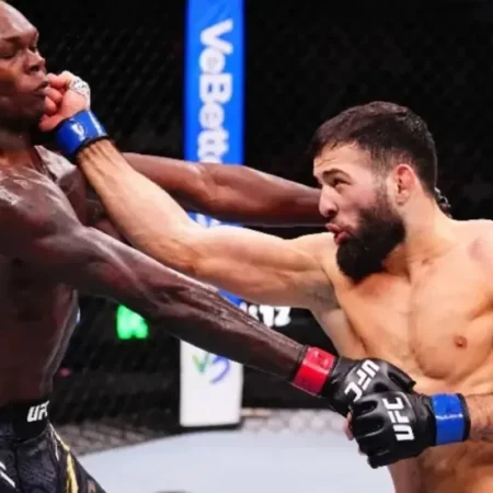 Даррен Тилл критикует фанатов за нападки на Исраэля Адесанью после поражения на UFC в Саудовской Аравии