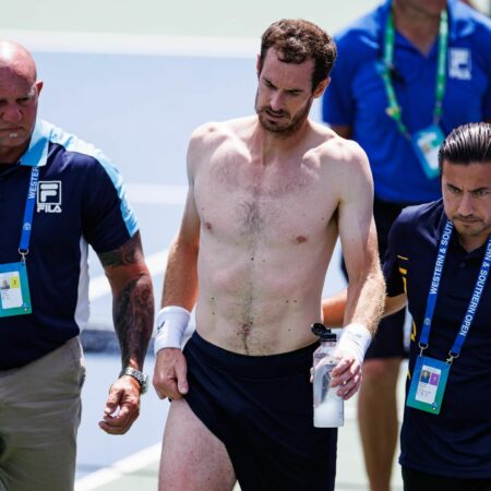 Энди Маррей застрял на горнолыжном склоне и его пришлось спасать