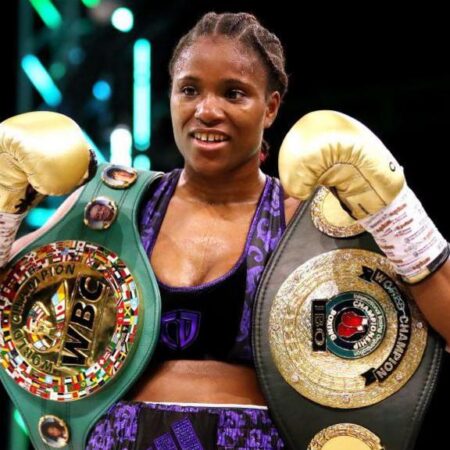 Каролина Дюбуа Выстояла в Концовке и Сохранила Титул WBC в Легком Весе