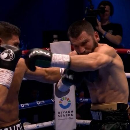 Дмитрий Бивол освобождает титул WBC ради третьего боя с Бетербиевым