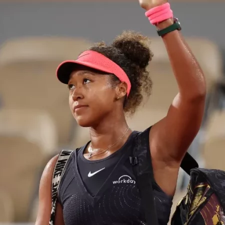 Наоми Осака показала ужасную травму руки и задумалась о перерыве в теннисе