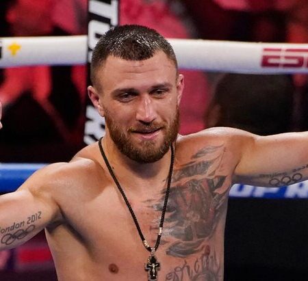 Василий Ломаченко объявил о завершении карьеры в 37 лет