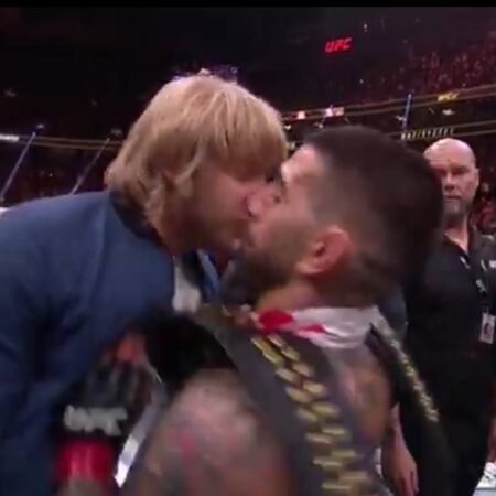 Илия Топурия нокаутировал Чарльза Оливейру и чуть не подрался с Пэдди Пимблеттом после UFC 317