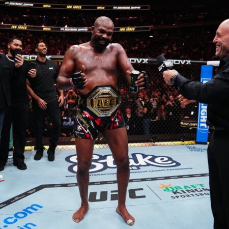 Завершает ли Джон Джонс карьеру как бесспорный GOAT в ММА?