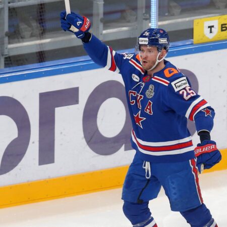 Трансферные новости КХЛ: Григоренко в «Тракторе», Филлипс в СКА и другие изменения