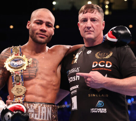 Трой Уильямсон нацелен на Каллума Симпсона после триумфа за титул чемпиона Англии