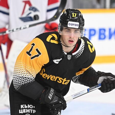 «Северсталь» одолела «Сибирь» со счётом 4:2, Абросимов – лидер среди снайперов