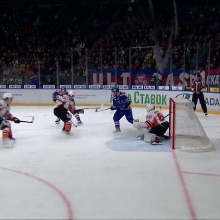 Евгений Кузнецов усилил атаку «Металлурга»