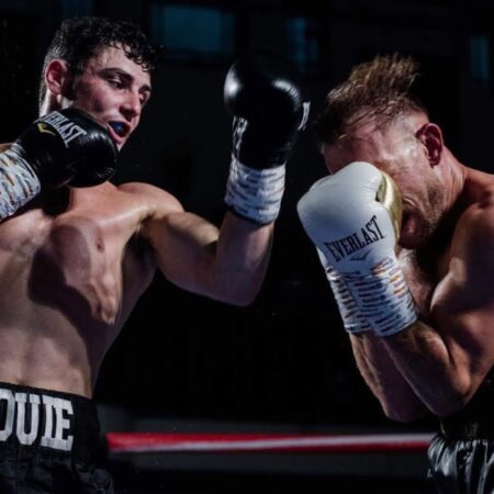 Луи О’Доэрти останавливает Регана Глэкина в 10-м раунде