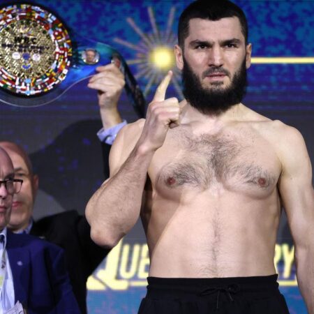 Бой Артура Бетербиева отменен: Деон Николсон ищет нового соперника