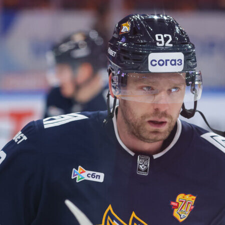 Яркие моменты КХЛ: Триумфальный дебют Кузнецова в «Металлурге» и победная серия «Автомобилиста»