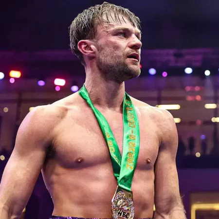 Джош Пэдли превзошел Риса Беллотти в дебютном бою в полулегком весе