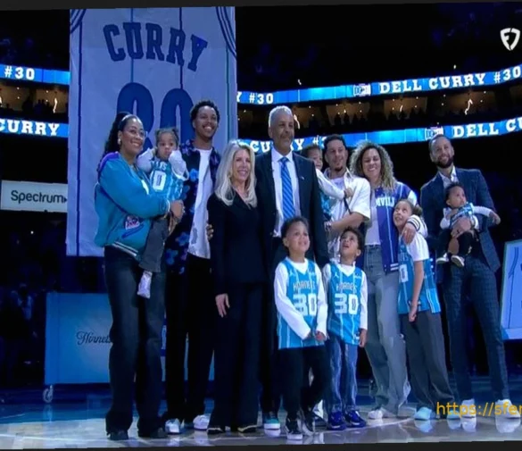 Майка Делла Карри вывешена под сводами арены «Шарлотт Хорнетс»!