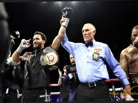 Мозес Итаума останавливает Джермейна Франклина в пятом раунде, заявляя о себе как о следующей силе в супертяжелом боксе