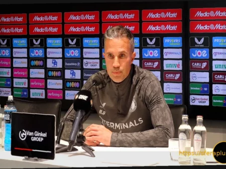 Ван Перси заявляет о любви к «Фейеноорду»: «Хочу быть здесь, я люблю «Фейеноорд»