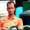 Медведев потерпел разгромное поражение 6-0 6-0 за 49 минут на Monte-Carlo Masters
