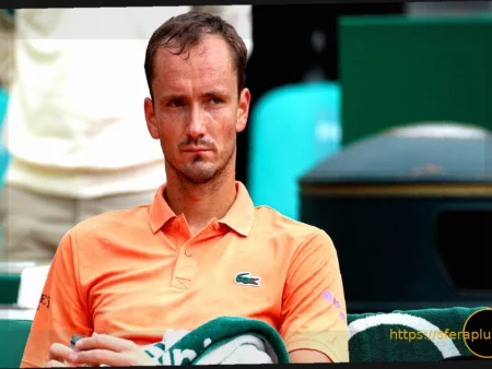 Медведев потерпел разгромное поражение 6-0 6-0 за 49 минут на Monte-Carlo Masters